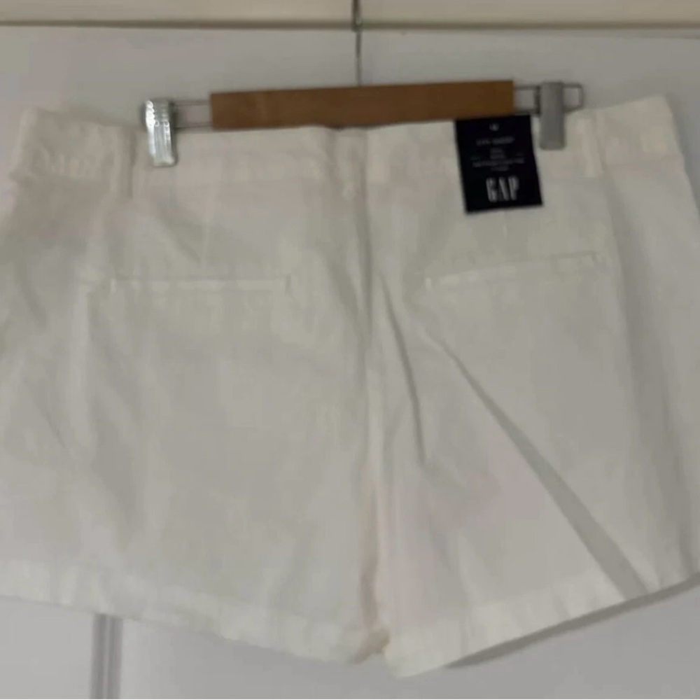 GAP Women's Classic White Bermudas